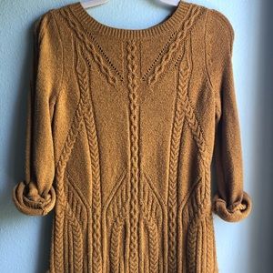 Sparrow, mustard yellow sweater